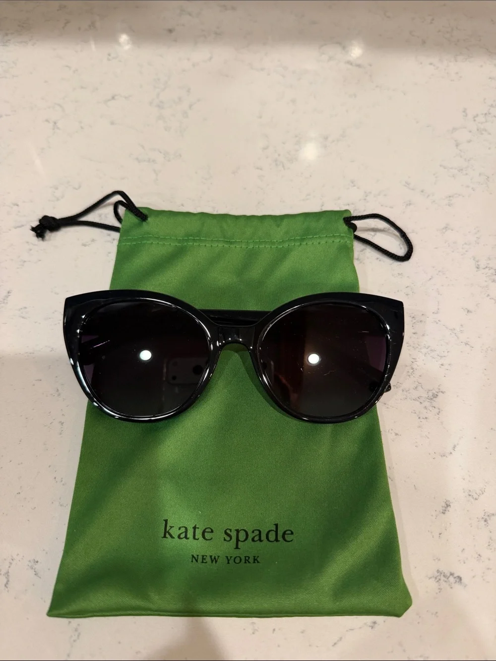 kate spade Cat Eye Black Sunglasses with Green Branded Pouch - Picture 1 of 4